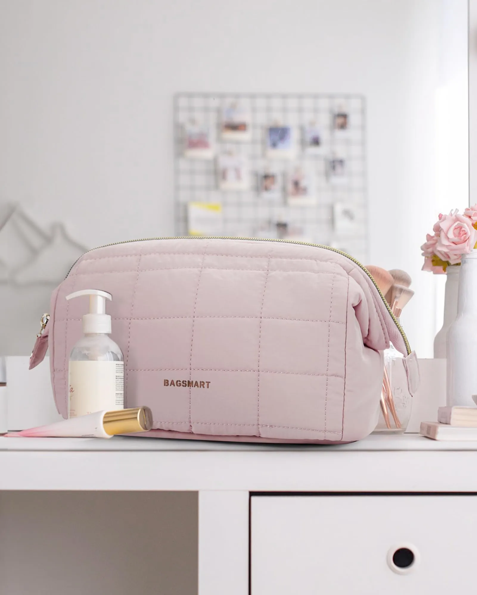 BAGSMART Makeup Bag Travel Toiletry Bag, Puffy Padded Make Up Bags for Women Makeup Organizer Case, Wide-open Pouch Purse Travel Essentials Toiletries Accessories Brushes, Pink