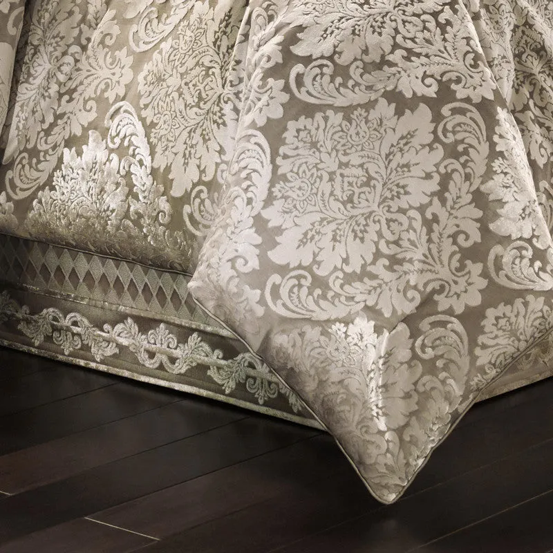 Bel Air Comforter Set