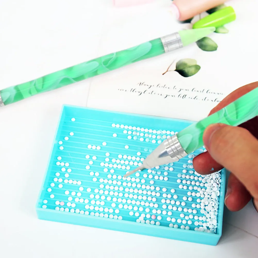 Double-End Manicure Point Drill Pen with Clay Glue Tips Nail Art Tool (Green)
