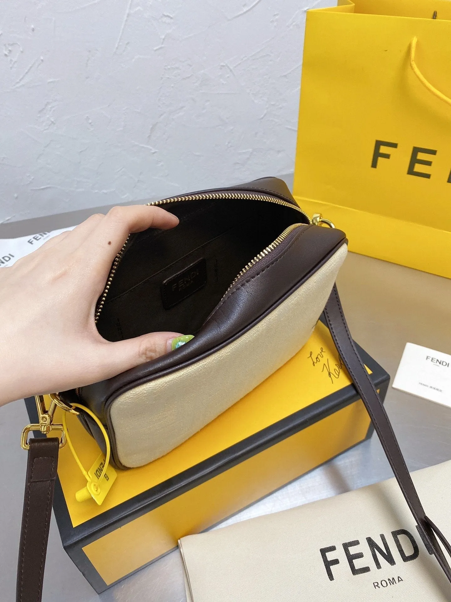 EN   Designer bags by Fendi 129