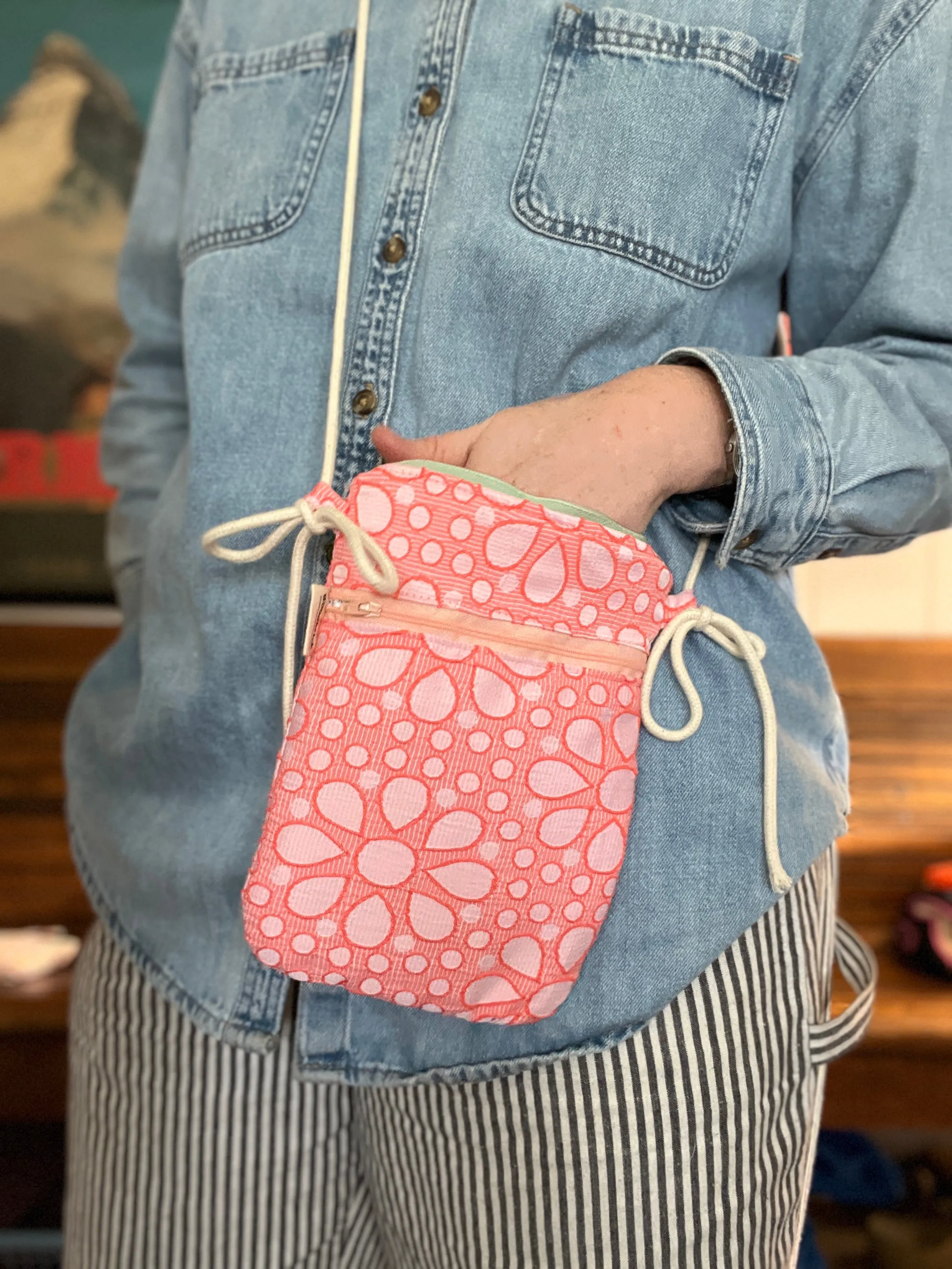 “Groovin” Loop Crossbody bag