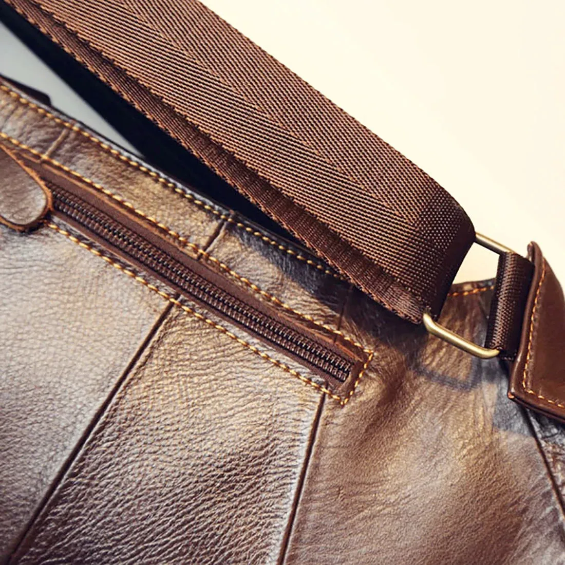 Men's Vintage Style Genuine Leather Cowhide Cross Body Messenger Bag Ideal for Travel