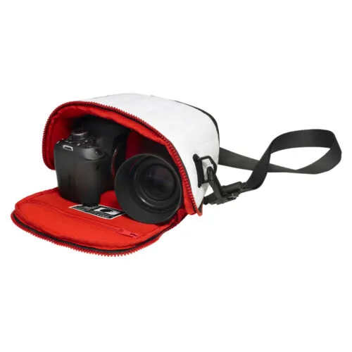 NEW Golla fits MIRRORLESS CAMERA & Lens or DSLR - White BAG IONA Stylist Case