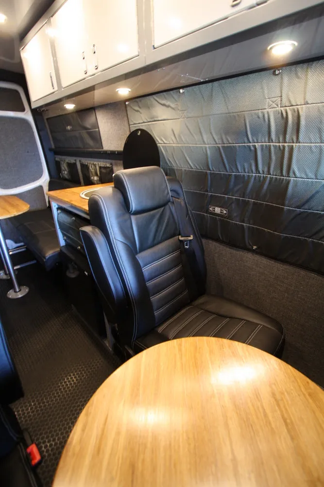 RB Touring Ensign - 144" 4x4