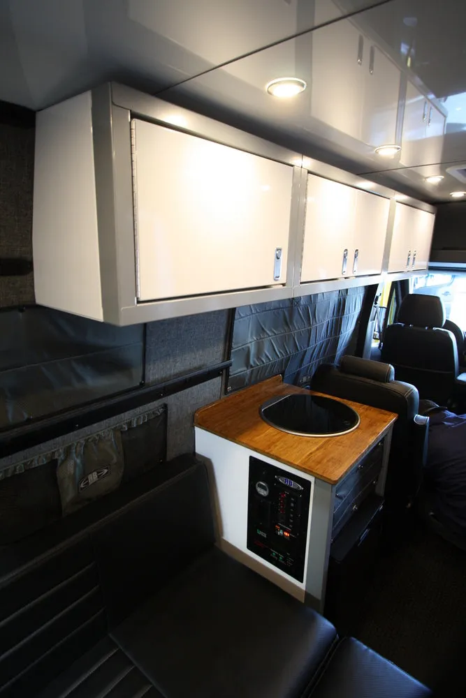 RB Touring Ensign - 144" 4x4
