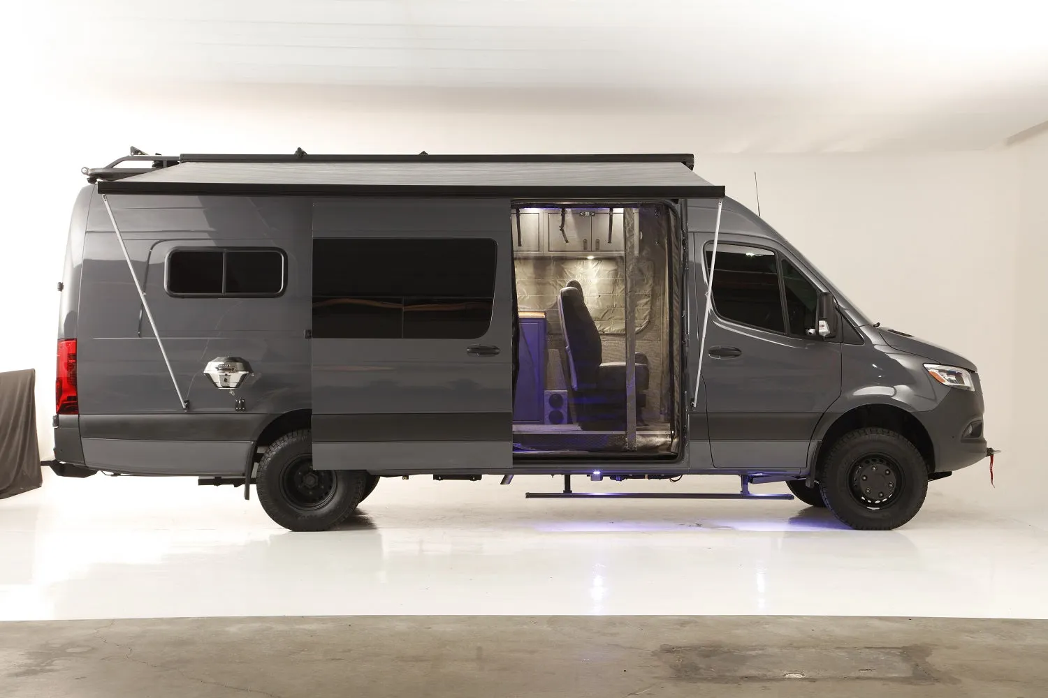RB Touring Van AB - 170 EXT 3500 4x4