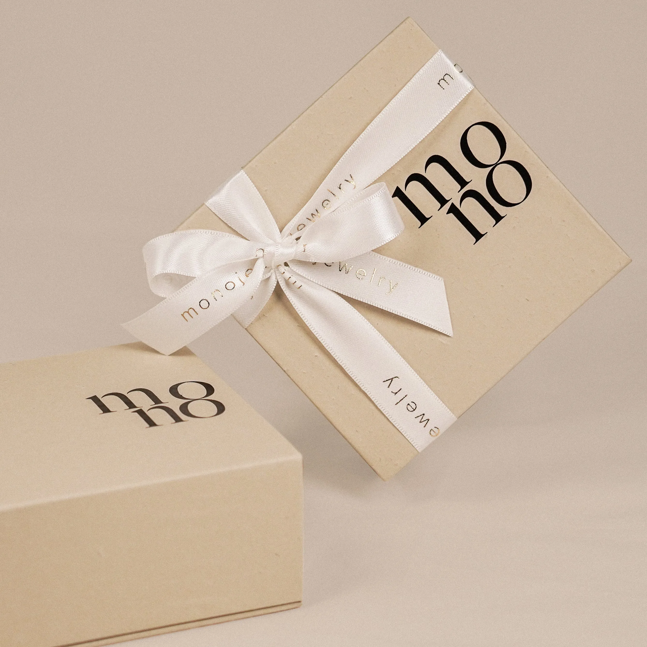 SHINING YOUR INITIAL PEARL NECKLACE