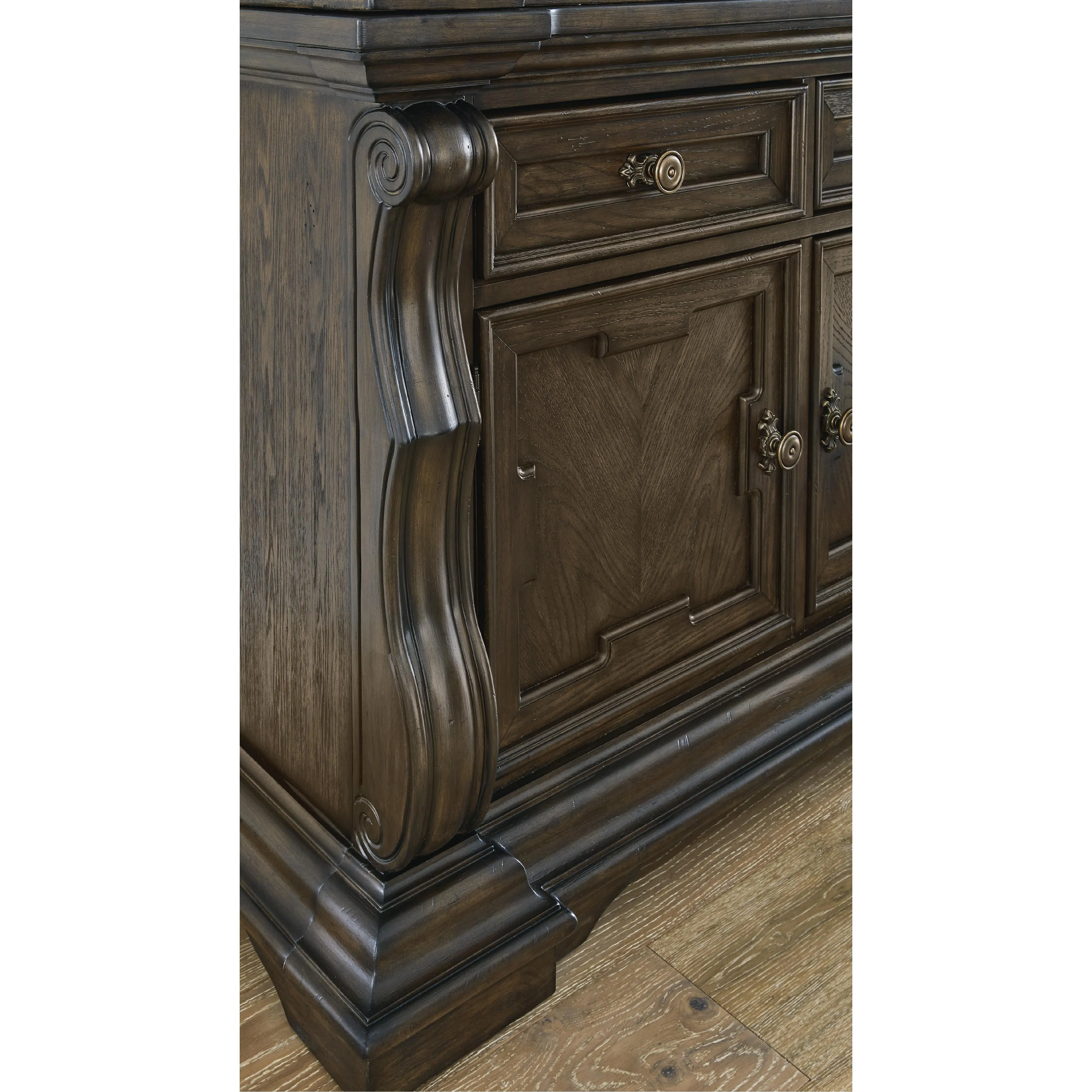 Signature Design by Ashley Maylee Buffet & Hutch D947-80/D947-81