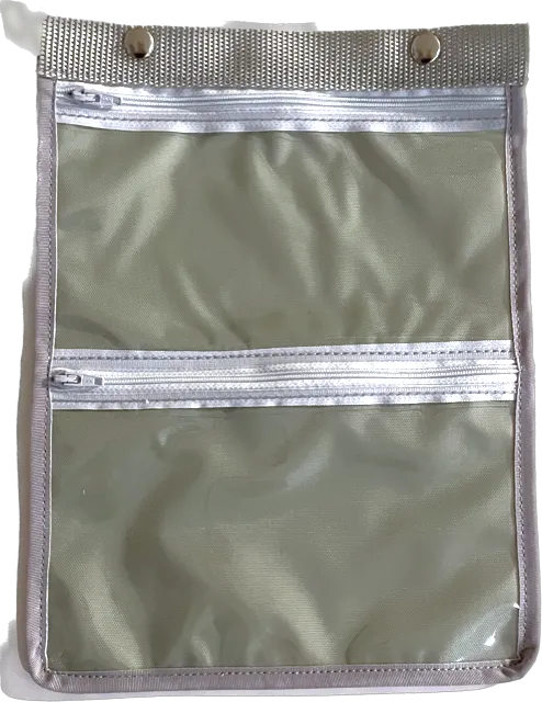 TBSLH- La Tour Eiffel Hanging Toiletry Bag