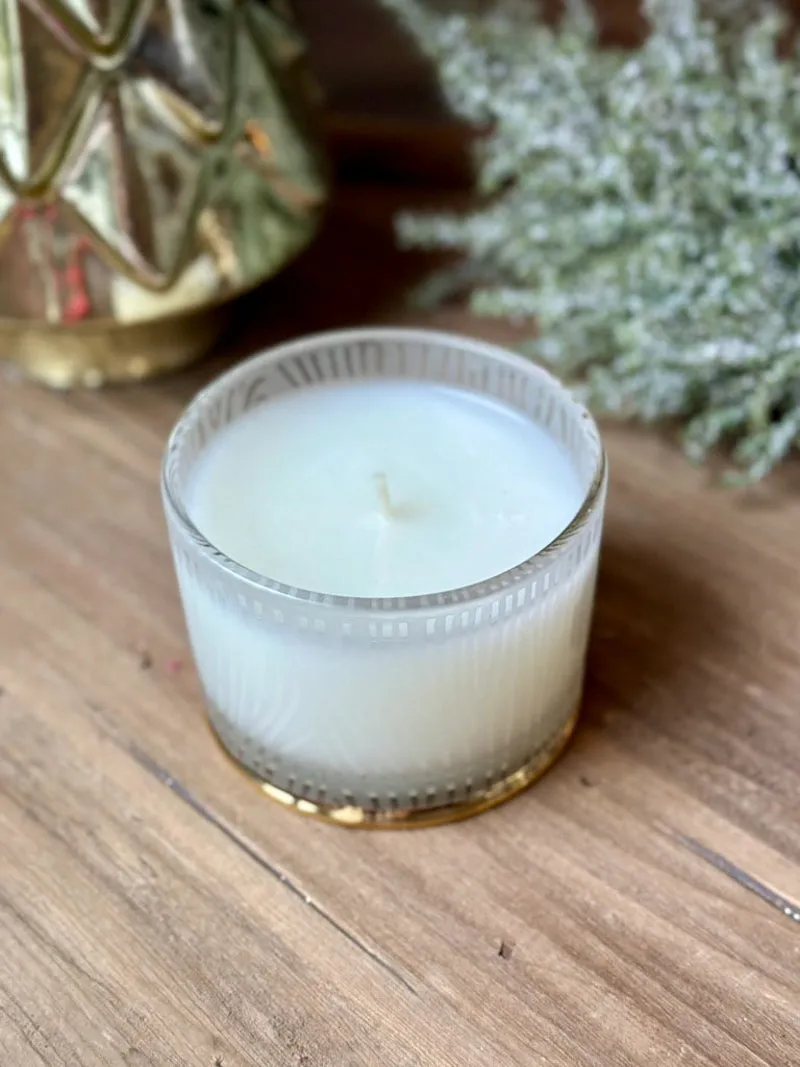 Thymes Frasier Fir Candle Frosted Wood Grain - 9oz