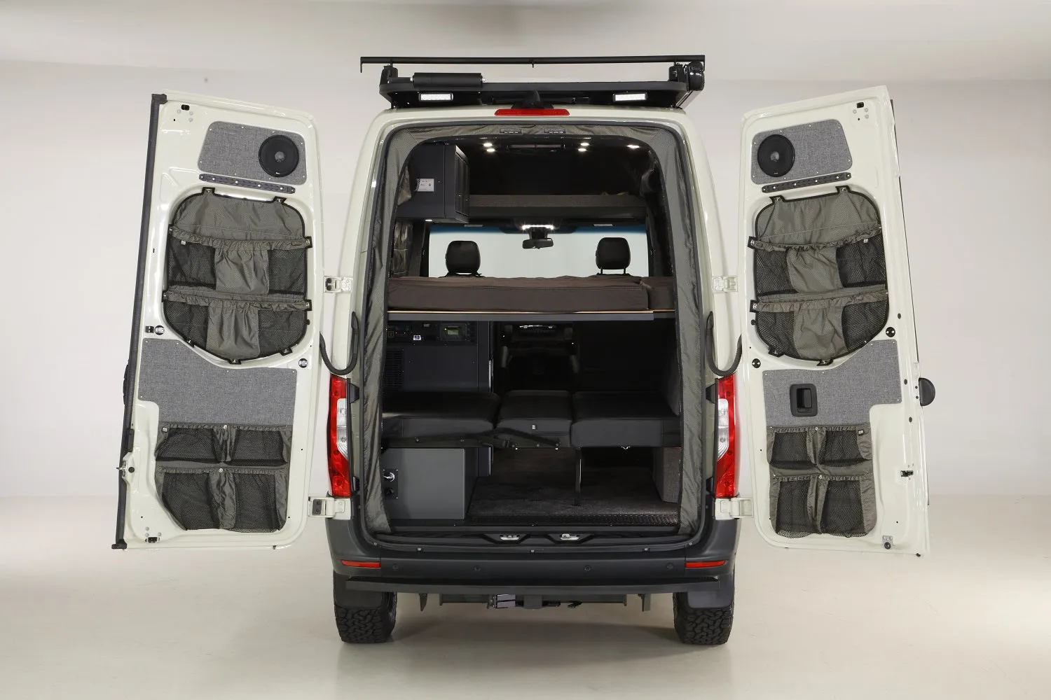 Touring Van DM - 144 4x4