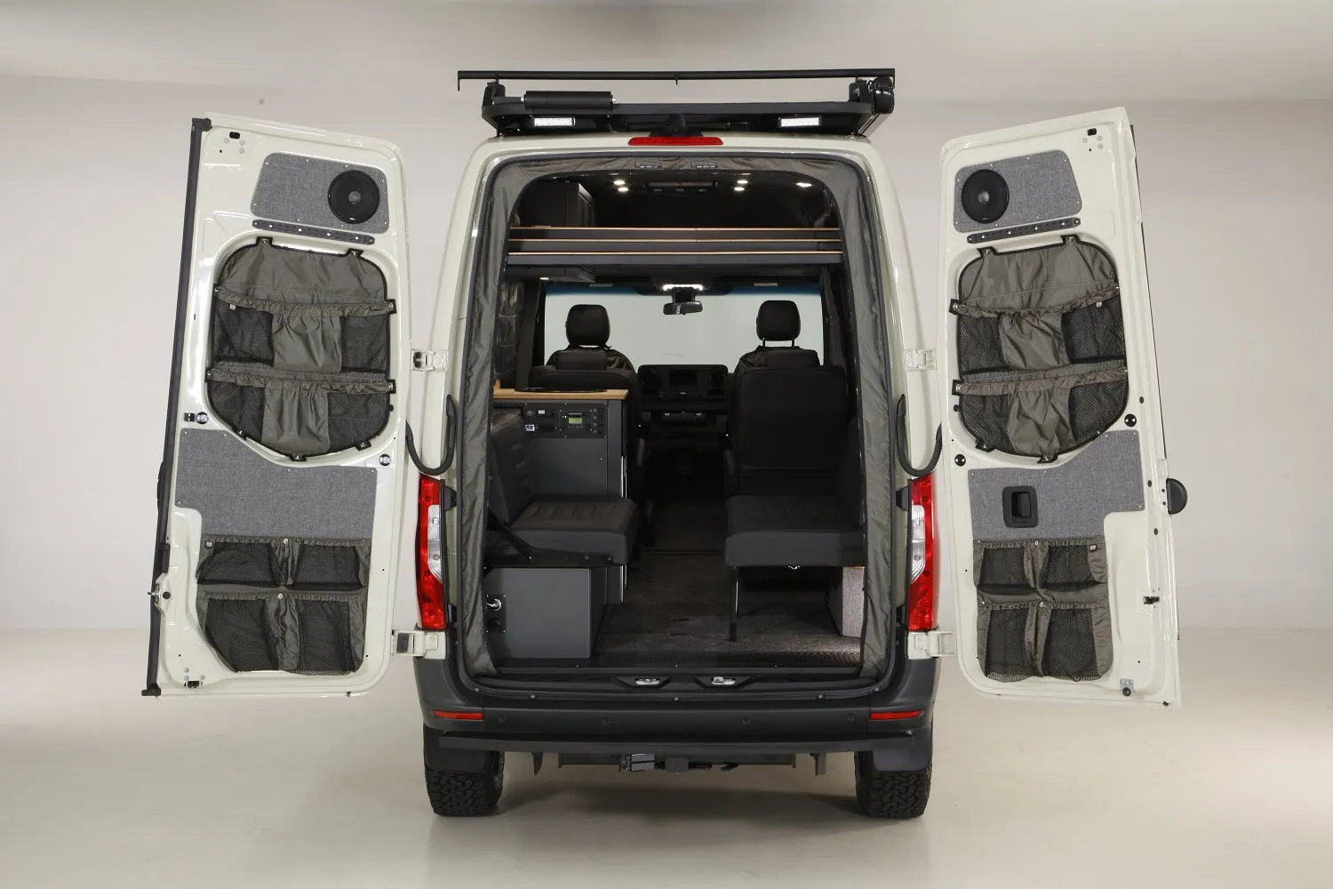 Touring Van DM - 144 4x4