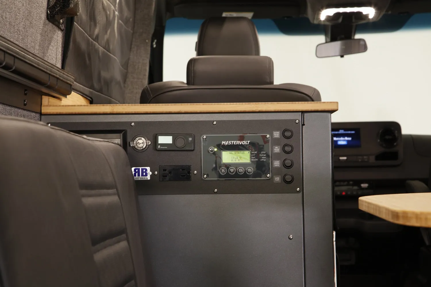 Touring Van DM - 144 4x4