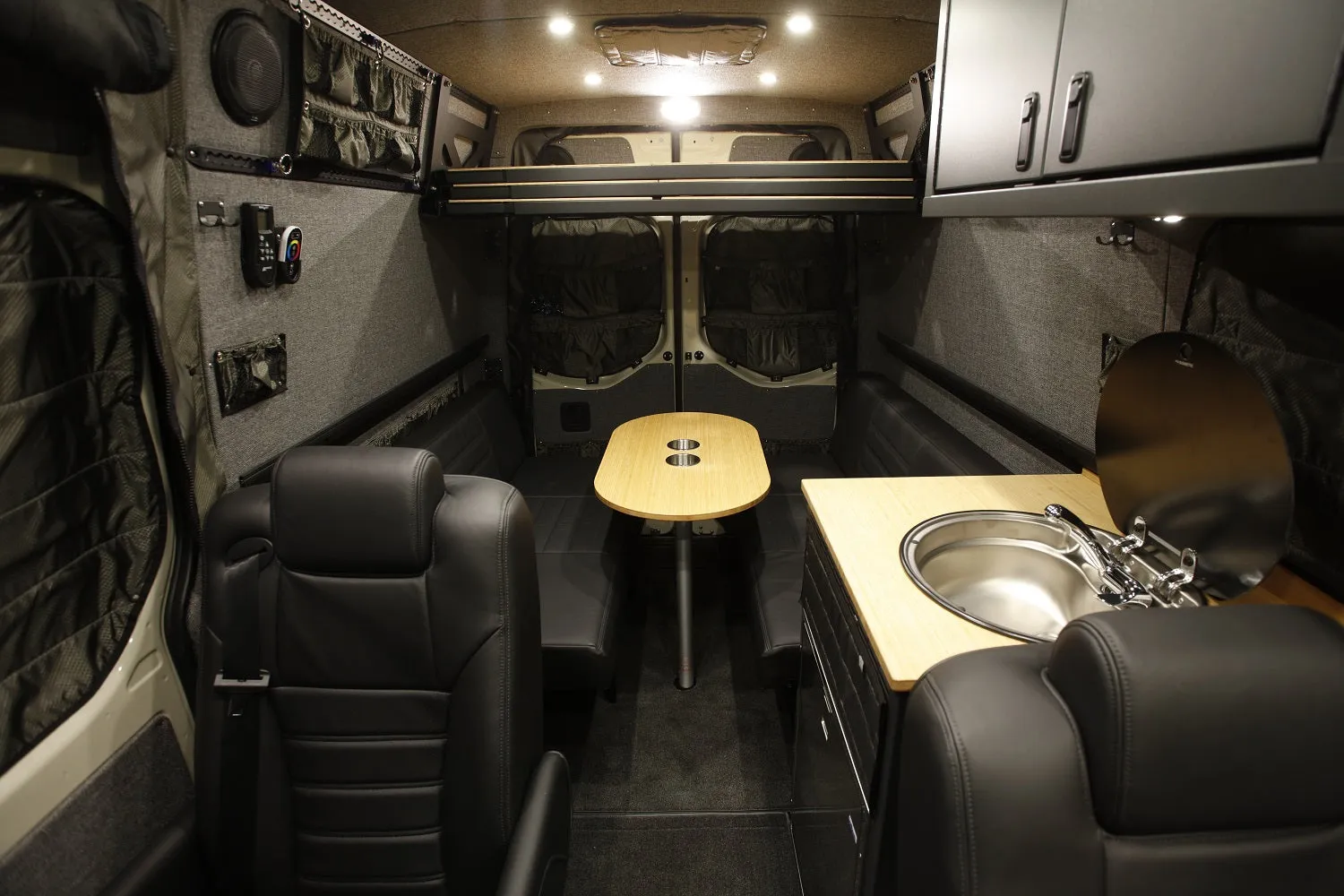 Touring Van DM - 144 4x4
