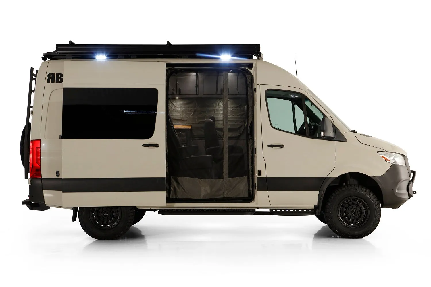 Touring Van DM - 144 4x4